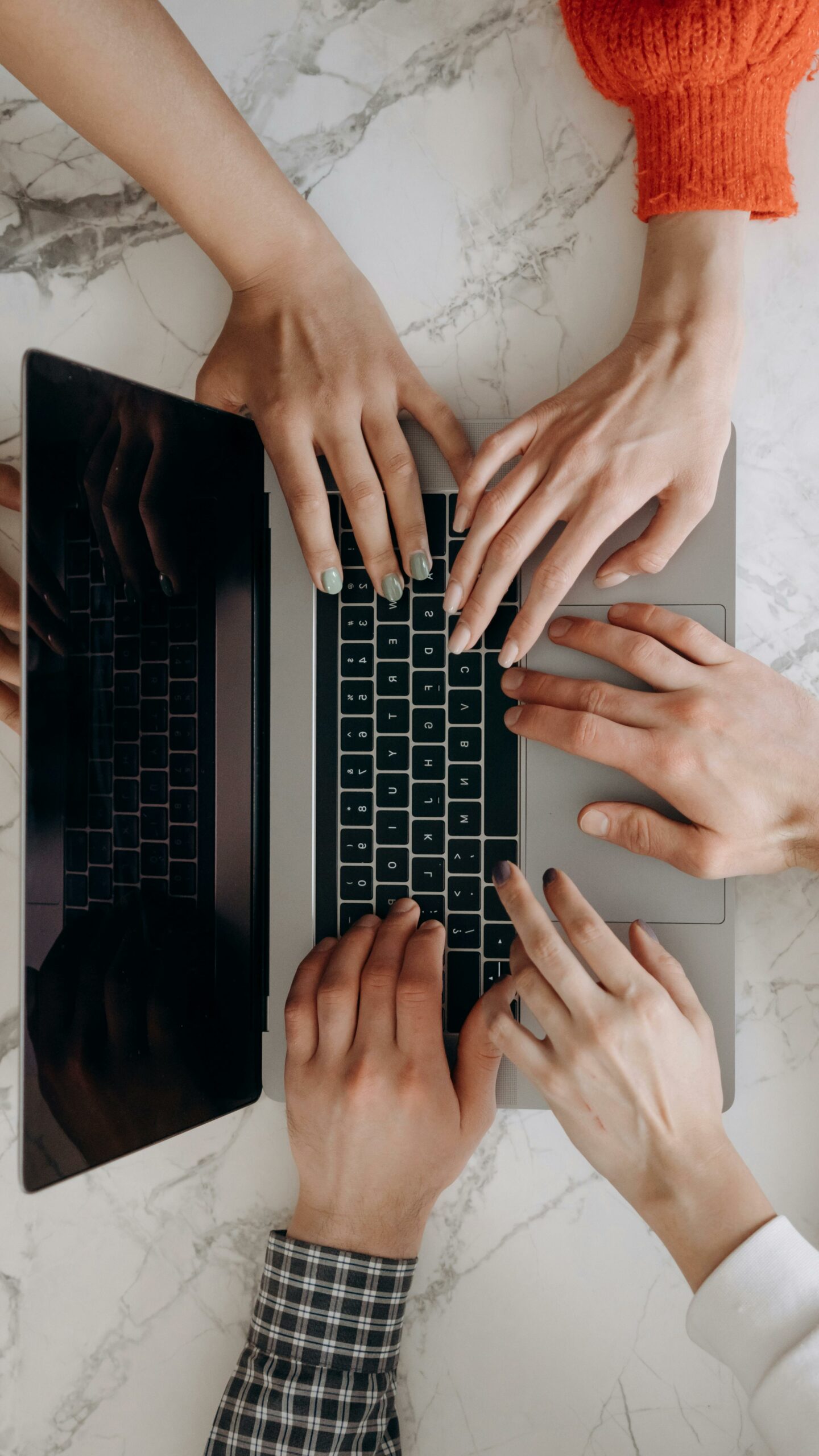 pexels-mikhail-nilov-6894197